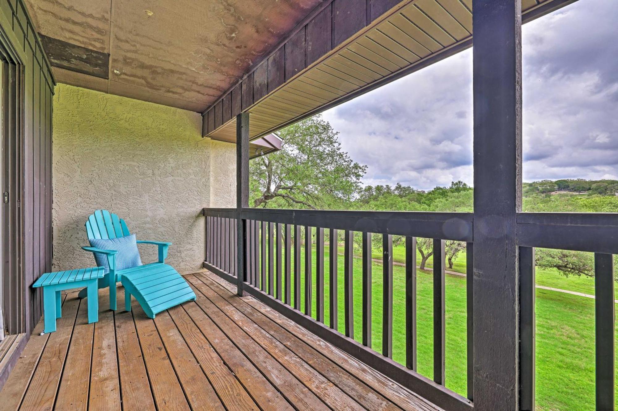 Modern Lakeside Golf Course Retreat With Deck! Каньон-Лейк Экстерьер фото