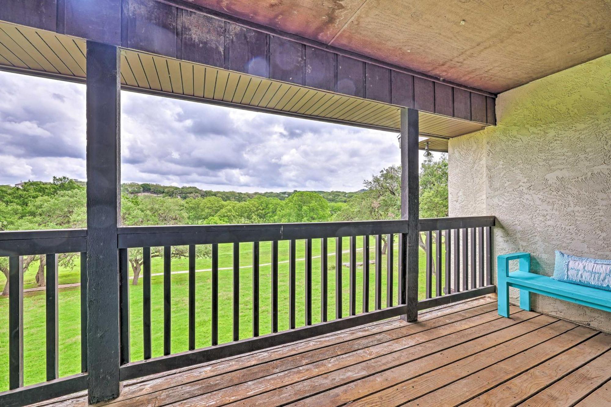 Modern Lakeside Golf Course Retreat With Deck! Каньон-Лейк Экстерьер фото